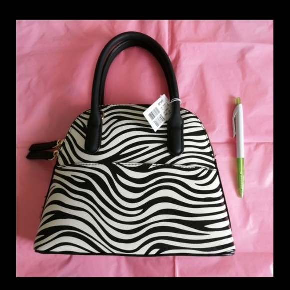 NWT Black & White Zebra Print Stylish Handbag - Picture 4 of 5